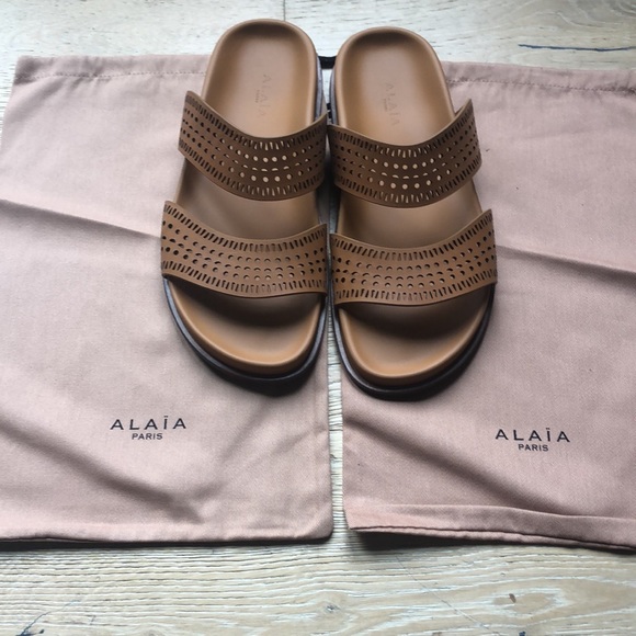 Alaia perforated leather slides size 38.5 New with box - Picture 9 of 10